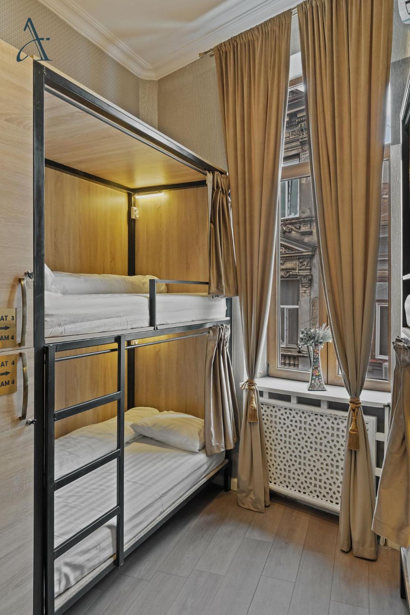 Ramana Garden Hostel - Self-Service Accommodation ブカレスト エクステリア 写真