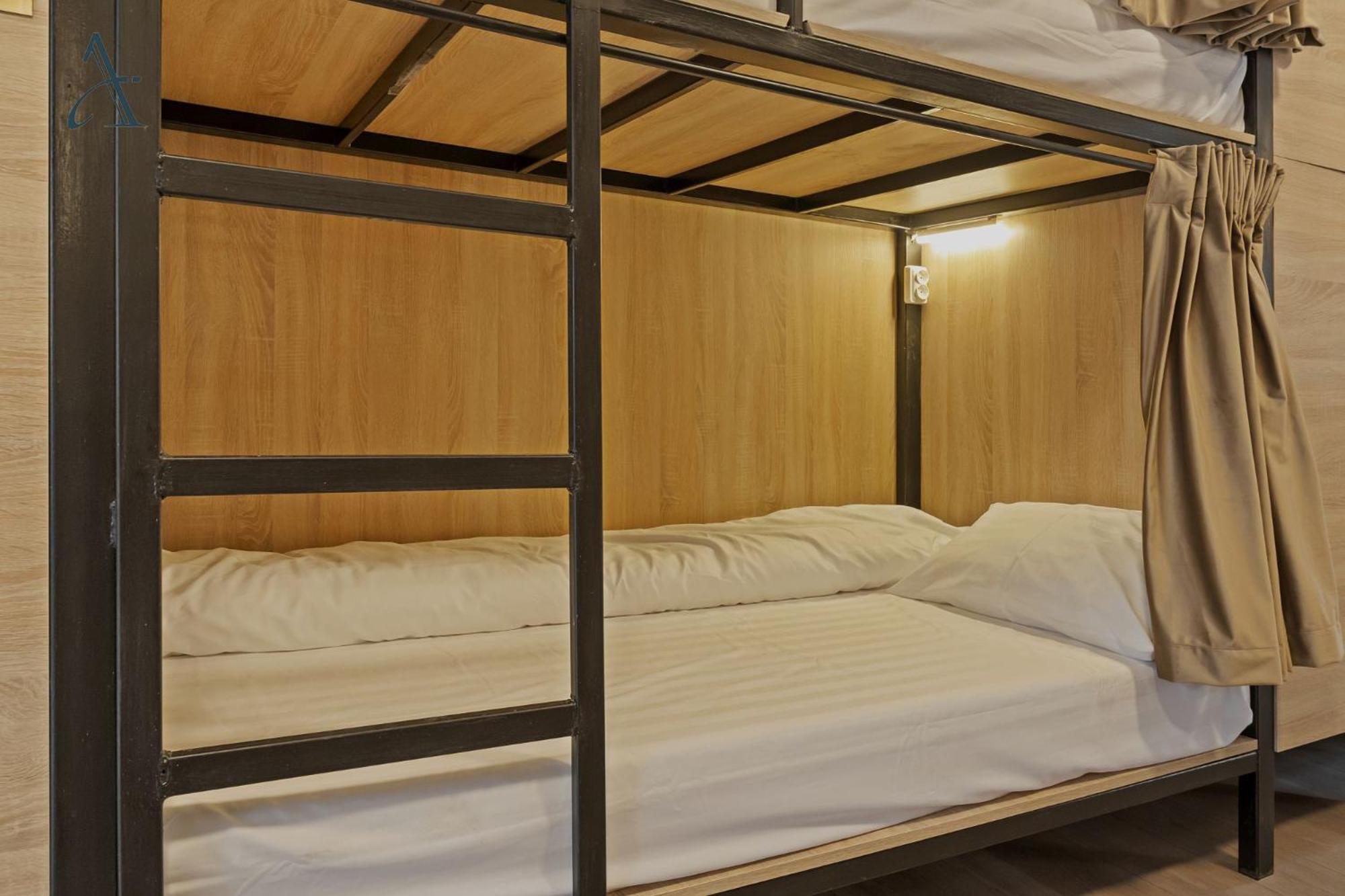 Ramana Garden Hostel - Self-Service Accommodation ブカレスト エクステリア 写真