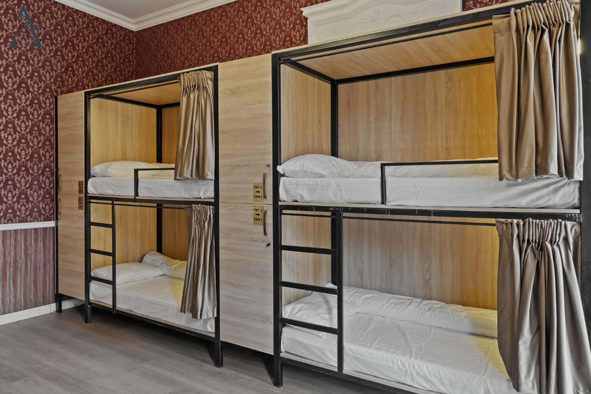 Ramana Garden Hostel - Self-Service Accommodation ブカレスト エクステリア 写真