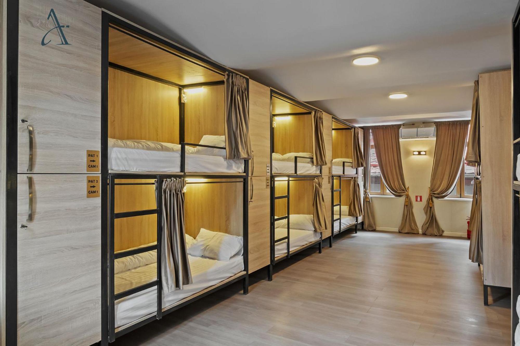 Ramana Garden Hostel - Self-Service Accommodation ブカレスト エクステリア 写真